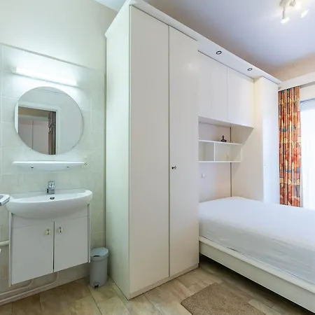 Stylish Seaside With Pool, Cleaning Included Apartment *