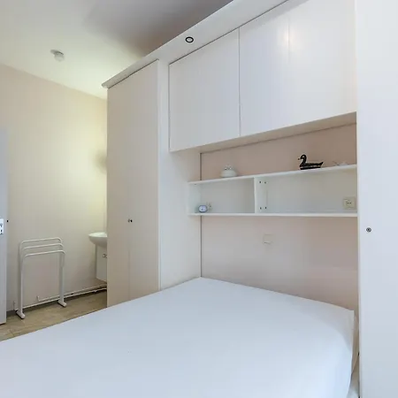 Stylish Seaside With Pool, Cleaning Included Middelkerke
