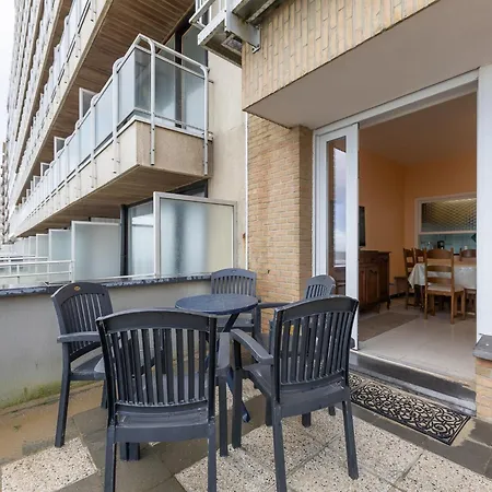 Stylish Seaside With Pool, Cleaning Included Apartment *