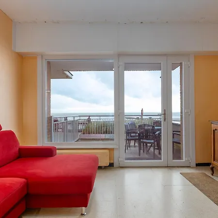 Stylish Seaside With Pool, Cleaning Included