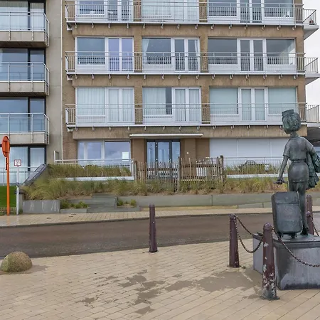 Stylish Seaside With Pool, Cleaning Included Apartment *