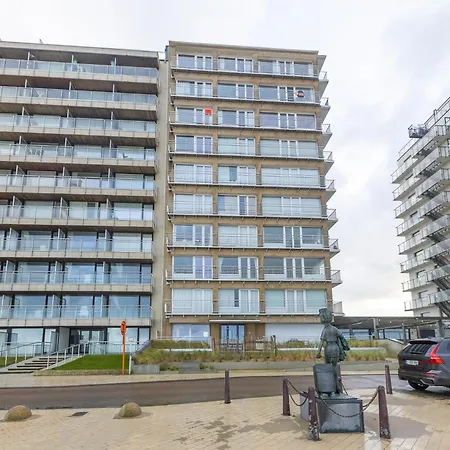 Apartment Stylish Seaside With Pool, Cleaning Included *